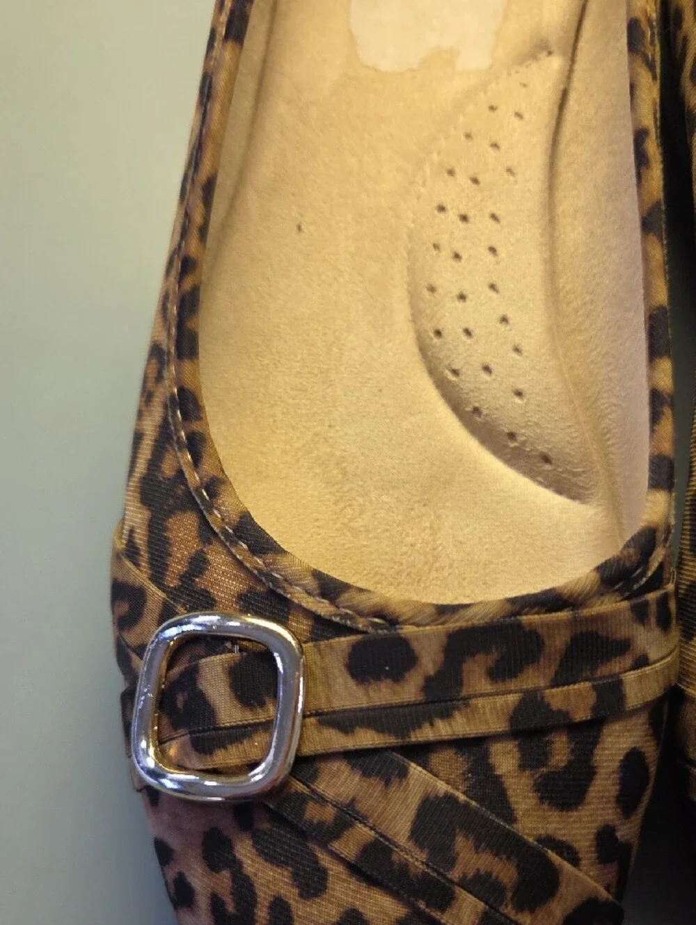 Cliffs by WHITE MOUNTAIN Leopard Print Ballet Flats - Tan & Black Size 9.5